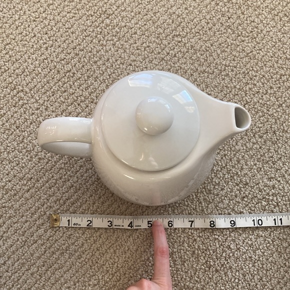 IKEA Extra Large White Ceramic Tea Pot Like New Large Spout Tea Coffee - Picture 8 of 8